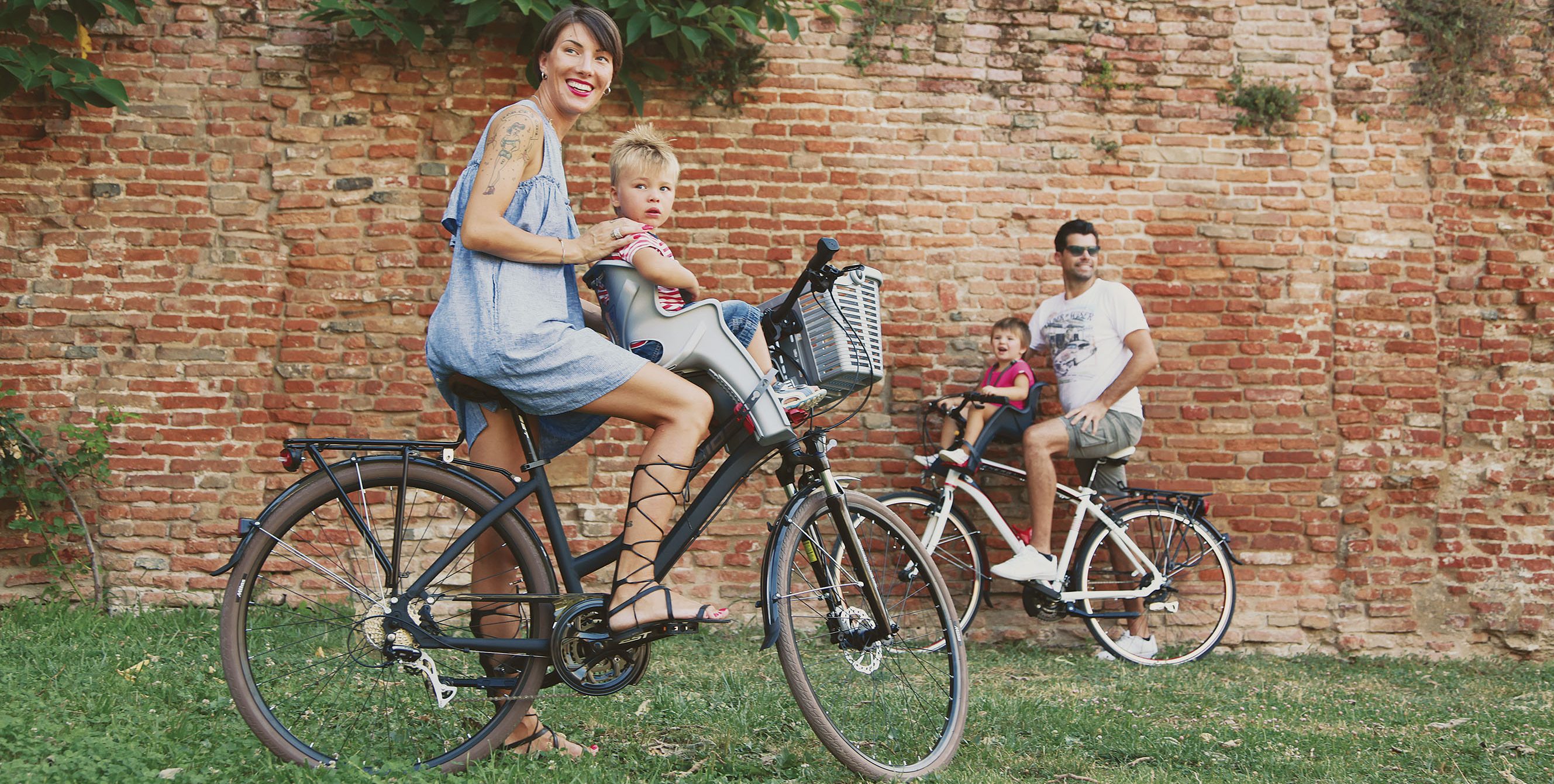 Utilisation d’un porte-bébé vélo : quel modèle pour quel âge?